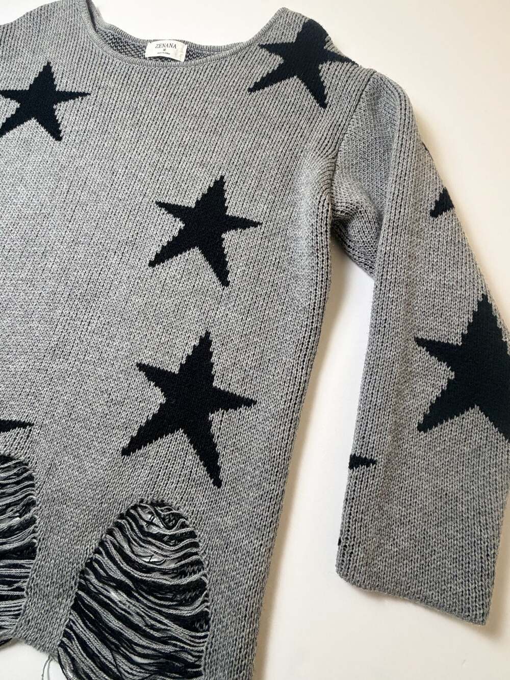 Zenana Distressed Star Knit Sweater Gray Black Long Sleeve Women’s Medium - Picture 3 of 11